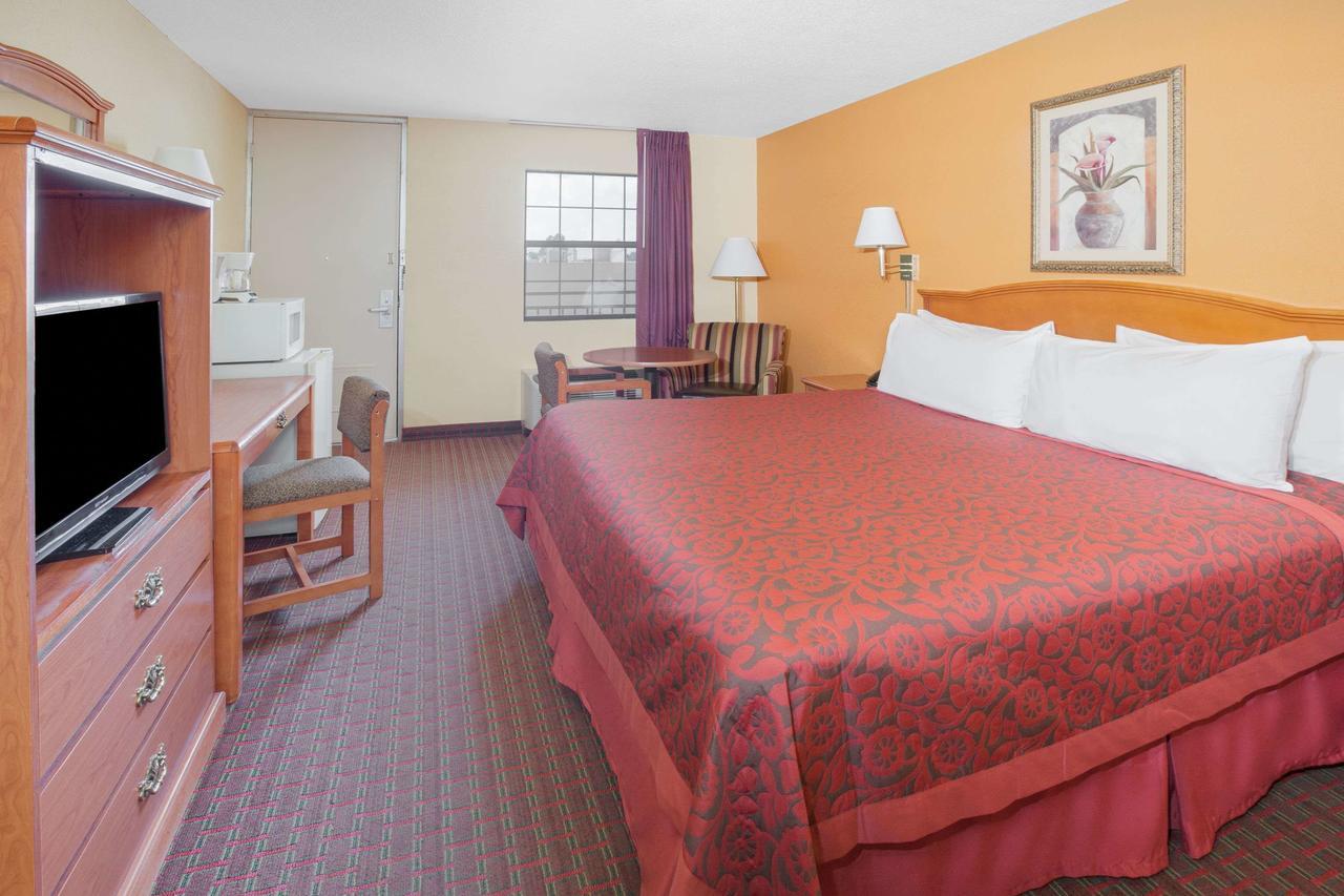 Sunrise Extended Stay サーシー エクステリア 写真