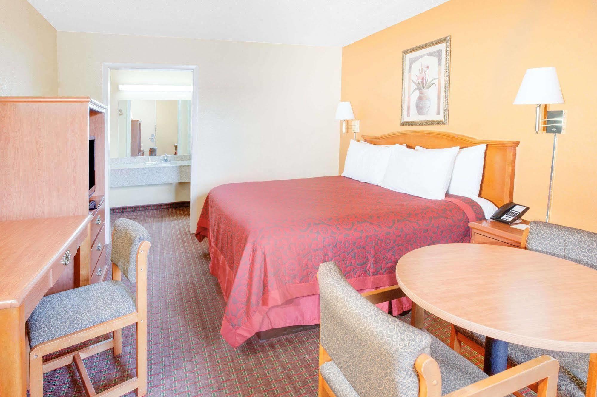 Sunrise Extended Stay サーシー エクステリア 写真