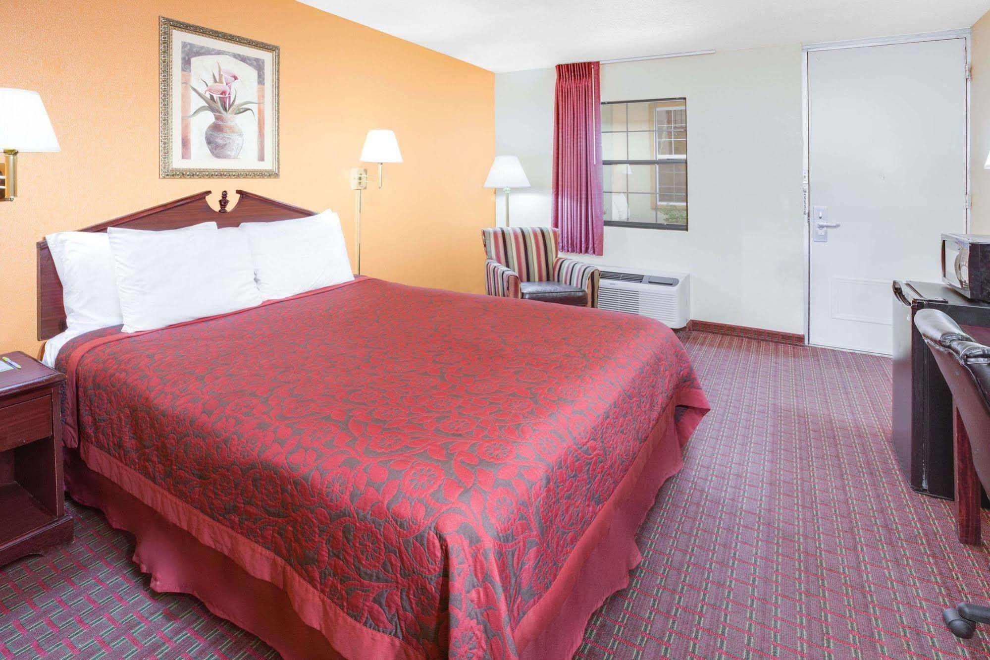 Sunrise Extended Stay サーシー エクステリア 写真